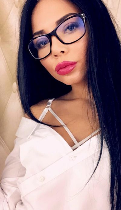 Brunette Escort in Birmingham Alabama