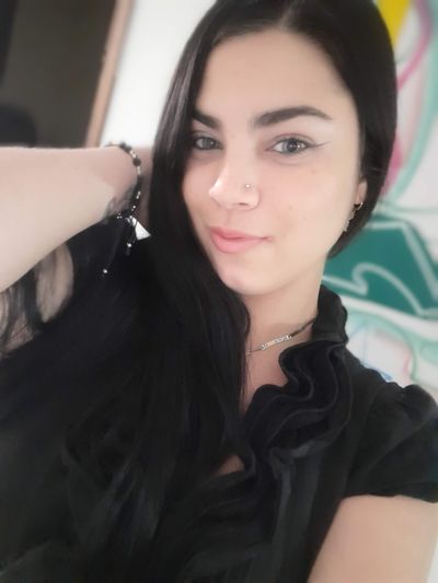 Curly Sandy - Escort Girl from Riverside California