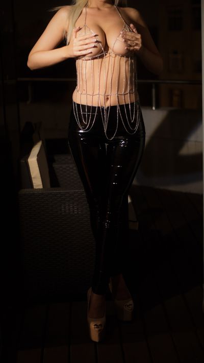 Ann Vixen - Escort Girl from Rochester Minnesota