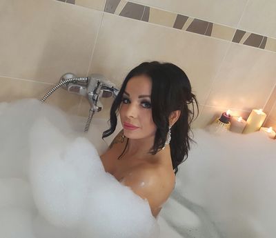 Redhead Escort in Kansas City Missouri
