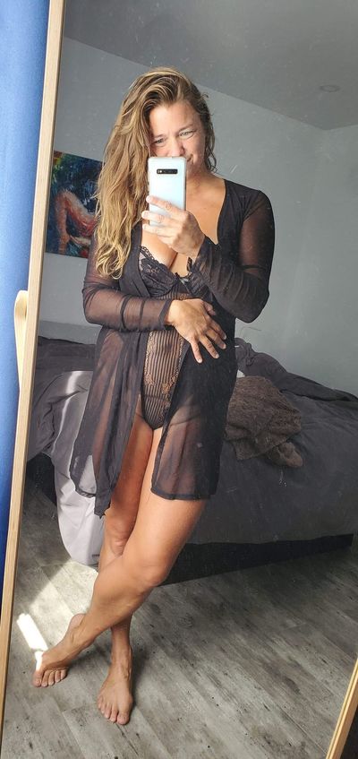 Super Booty Escort in Long Beach California