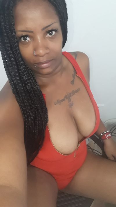 Redhead Escort in McKinney Texas