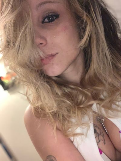 Karlee Gray - Escort Girl from Midland Texas
