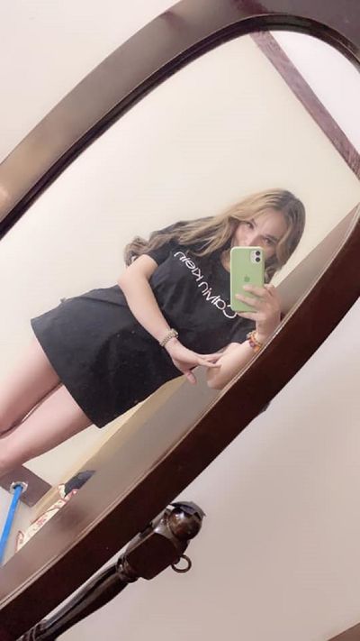 Caucasian Escort in Elgin Illinois