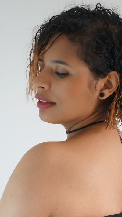 Caucasian Escort in Elgin Illinois