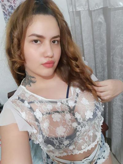 Redhead Escort in Hollywood Florida