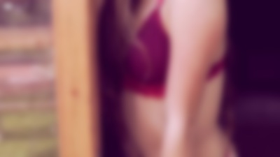 Redhead Escort in Davenport Iowa
