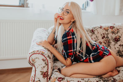 Blonde Escort in Mobile Alabama