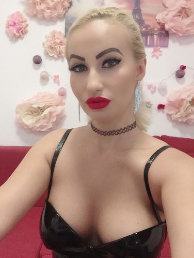 Redhead Escort in McAllen Texas