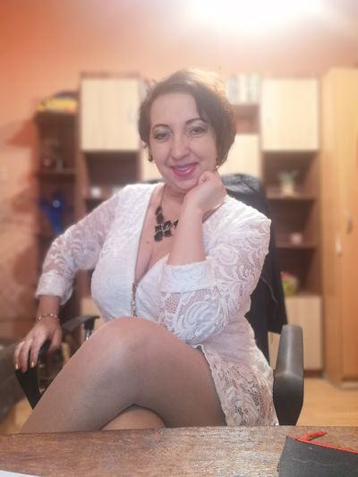 Redhead Escort in Springfield Illinois