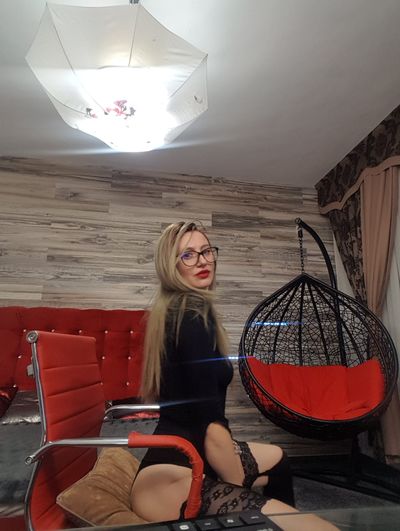 Olya Sharmanov - Escort Girl from Rialto California