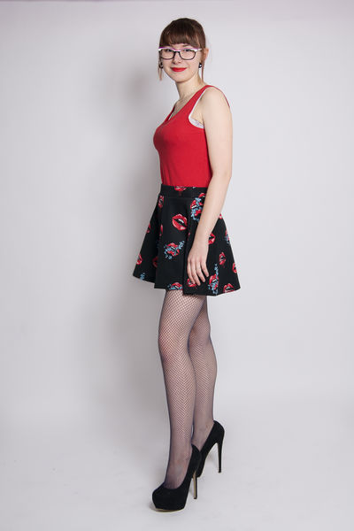 Red Curvy - Escort Girl from Riverside California