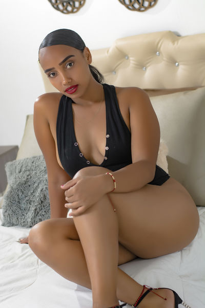 Blonde Escort in Cary North Carolina