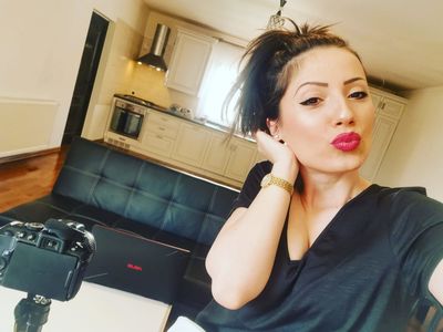 Discreetlyhautee - Escort Girl from Rialto California