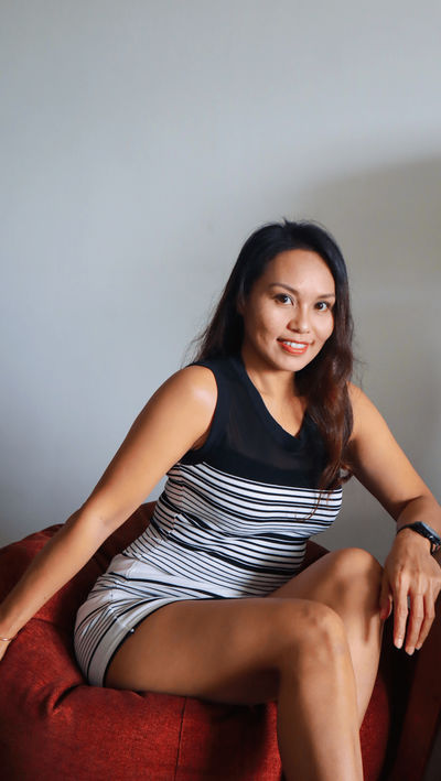 Robin Bearer - Escort Girl from Raleigh North Carolina
