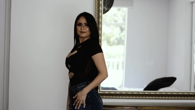 Brunette Escort in Oakland California