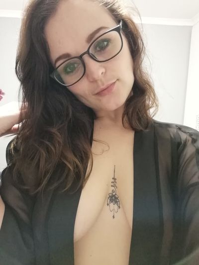 Redhead Escort in Madison Wisconsin