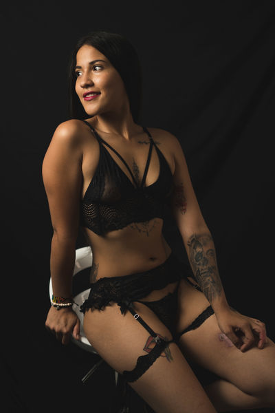 Brunette Escort in Modesto California