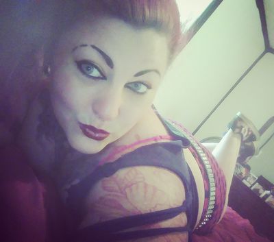 Redhead Escort in Fairfield California