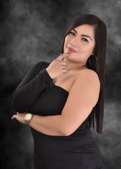 Brunette Escort in Cleveland Ohio