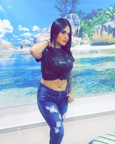 Brunette Escort in Salem Oregon