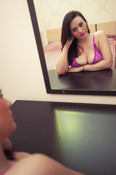 Redhead Escort in Edinburg Texas