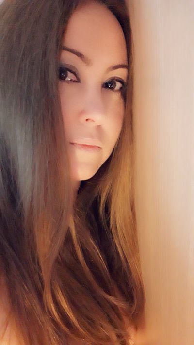 Melany Reyes - Escort Girl from Evansville Indiana